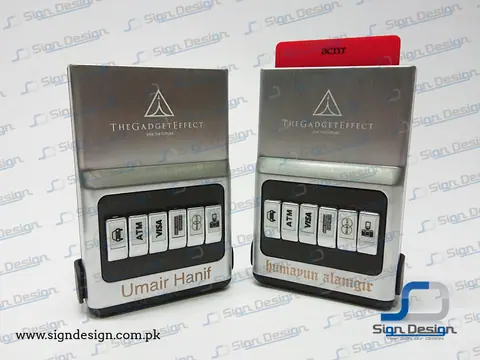The Gadget Effect Card Holder – project image 2
