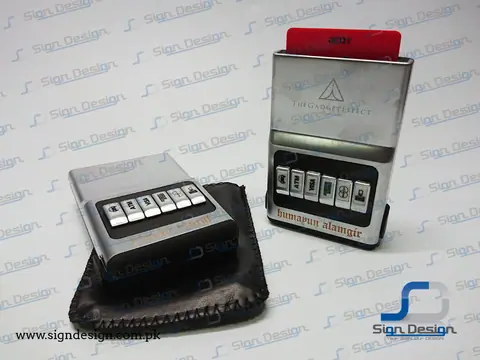 The Gadget Effect Card Holder – project image 1